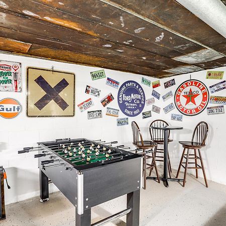 Updated Marshall Home With Fire Pit And Game Room! 외부 사진