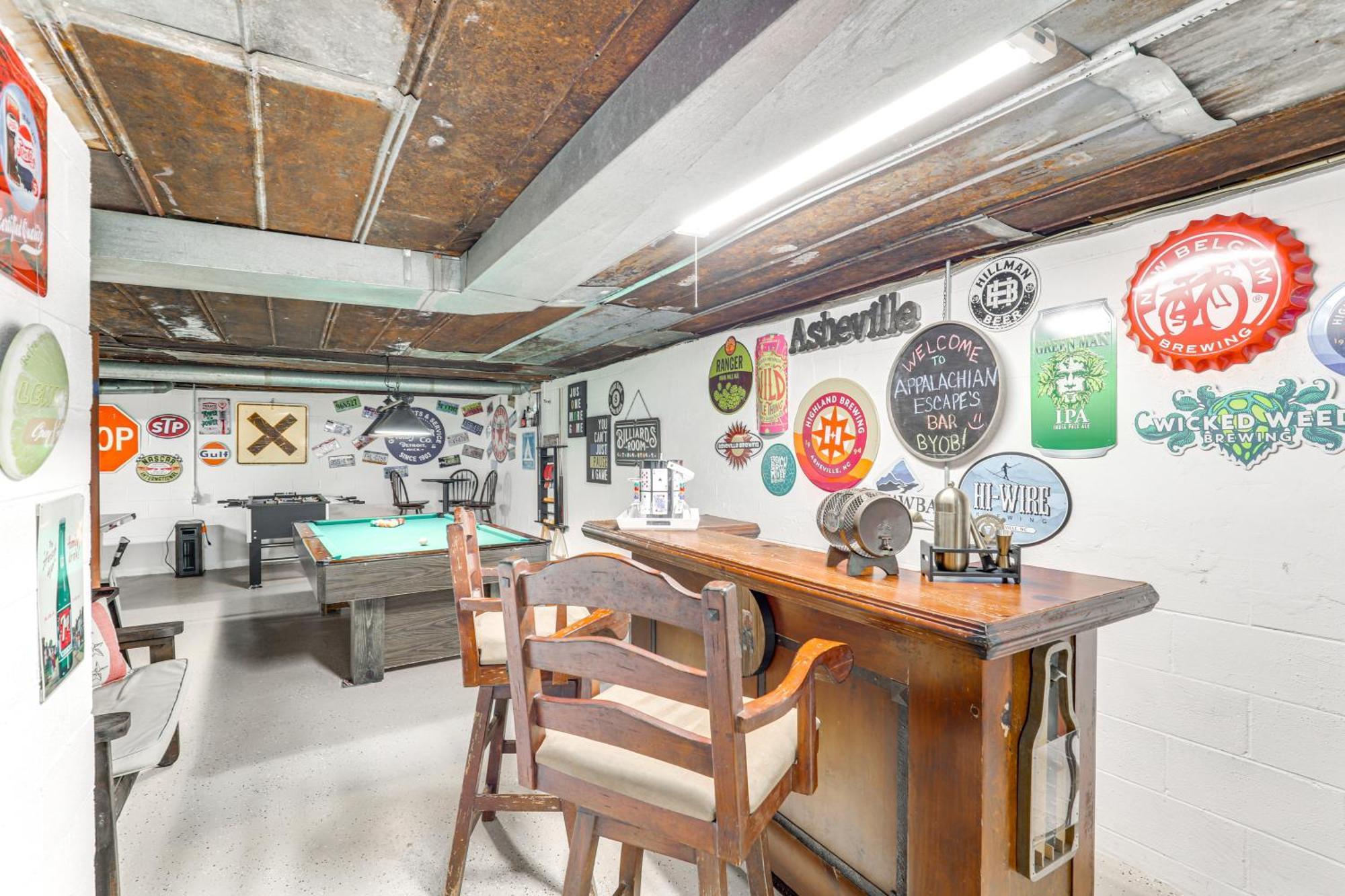 Updated Marshall Home With Fire Pit And Game Room! 외부 사진