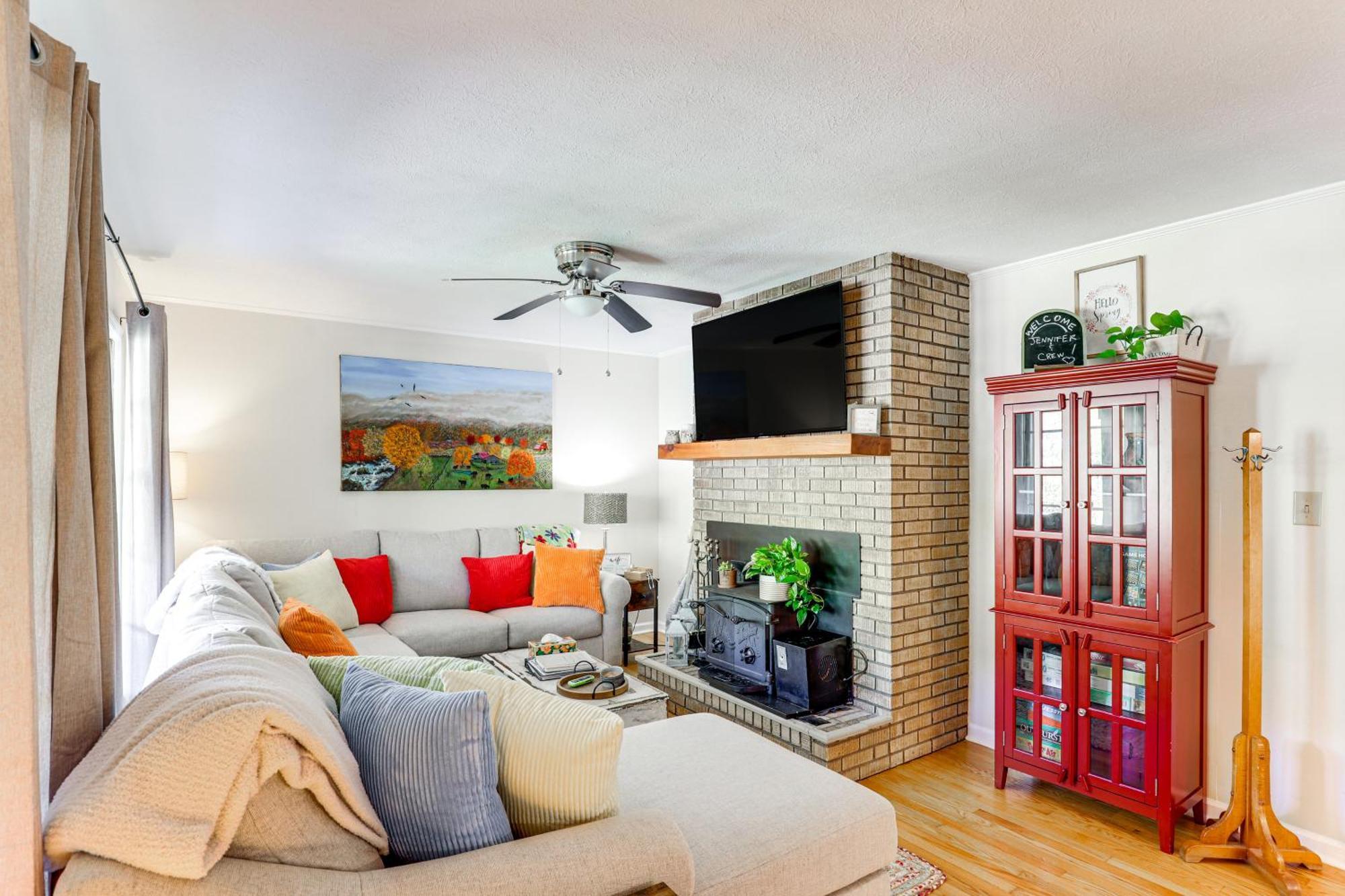 Updated Marshall Home With Fire Pit And Game Room! 외부 사진
