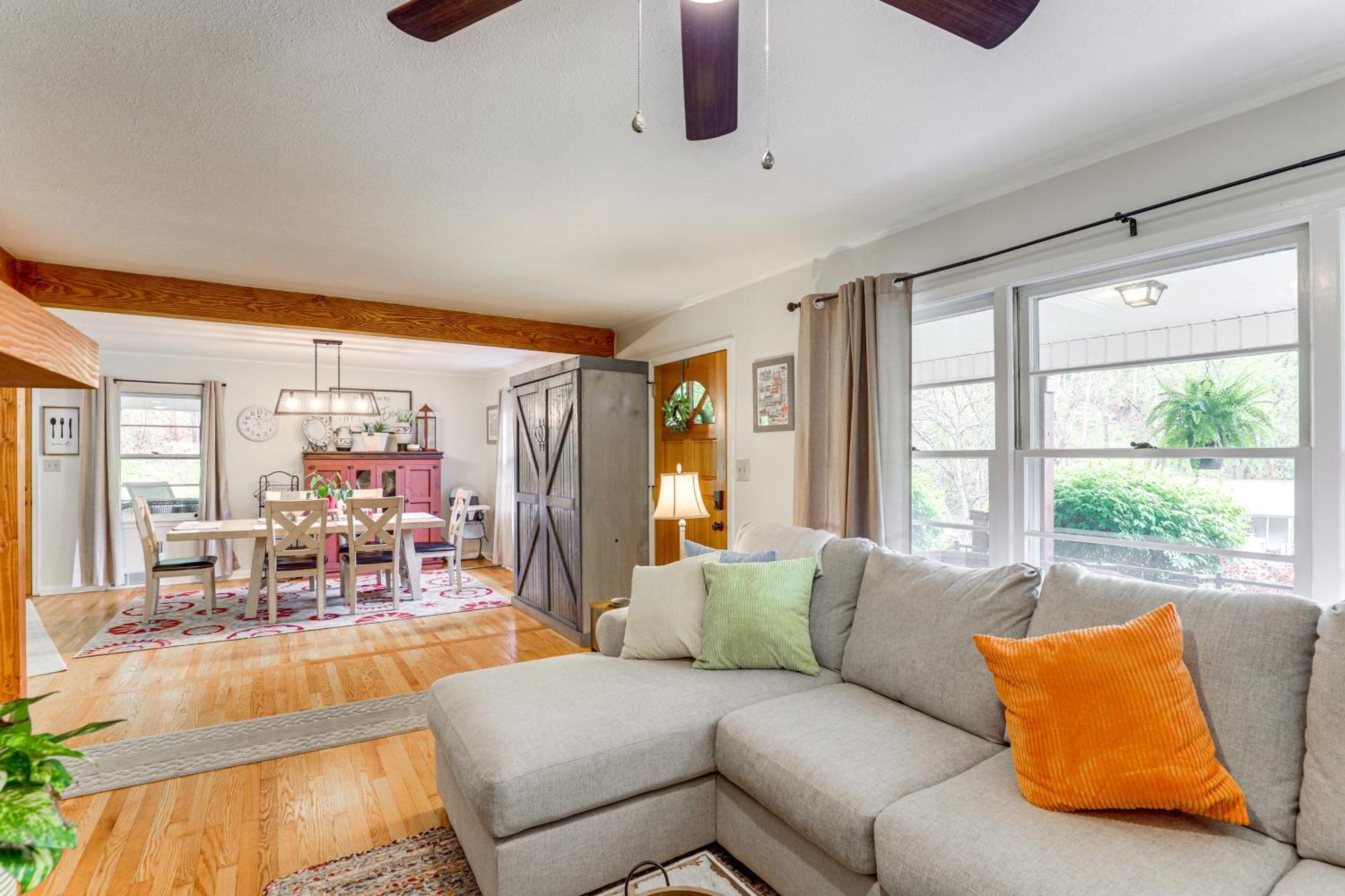 Updated Marshall Home With Fire Pit And Game Room! 외부 사진