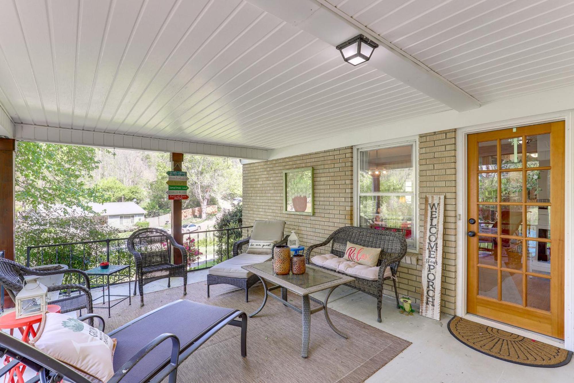 Updated Marshall Home With Fire Pit And Game Room! 외부 사진
