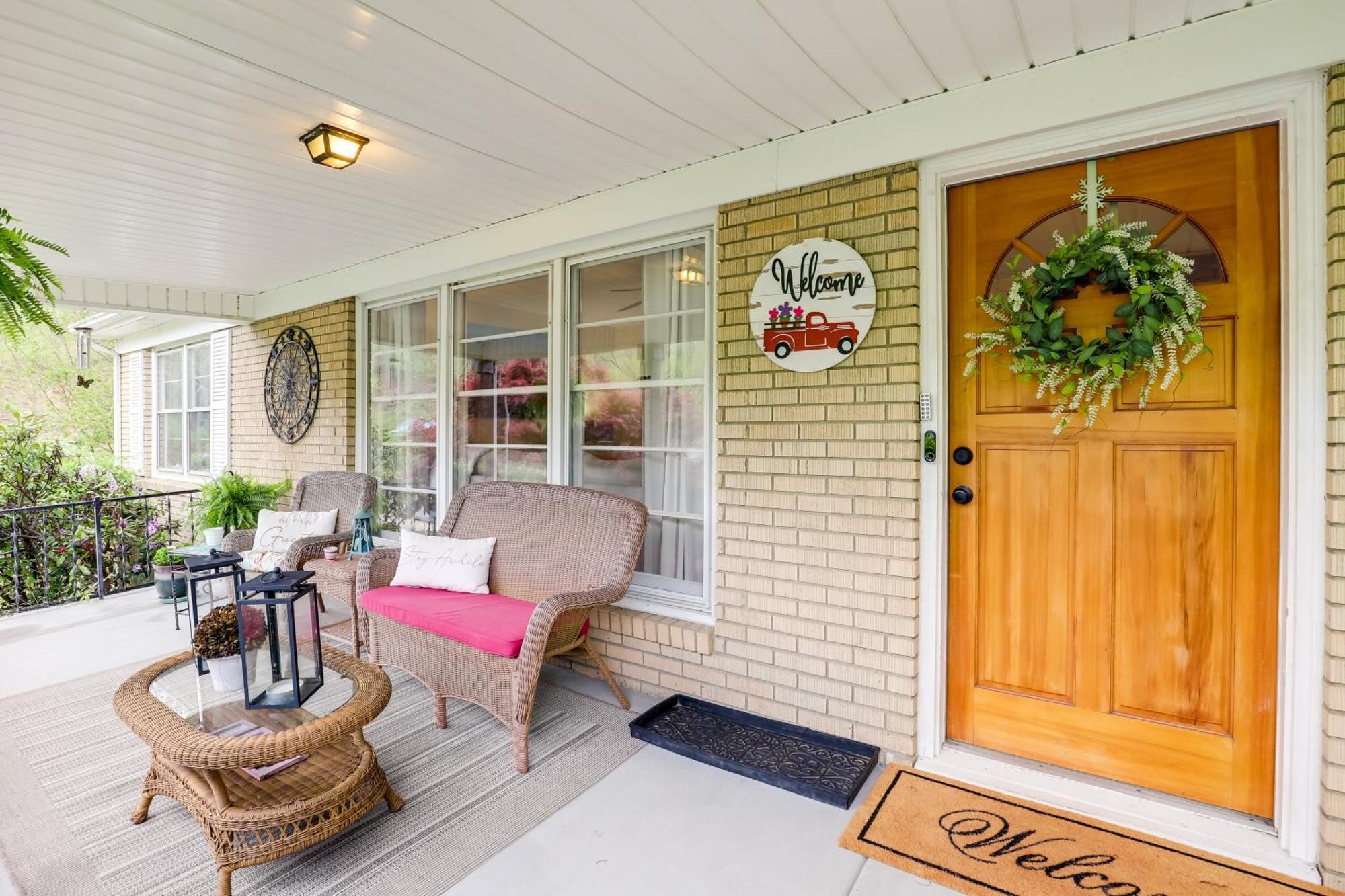 Updated Marshall Home With Fire Pit And Game Room! 외부 사진